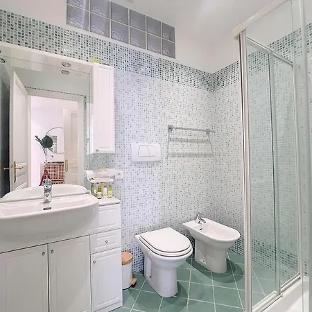 Nestor&jeeves - Jacaranda - Carre D Or, Proche